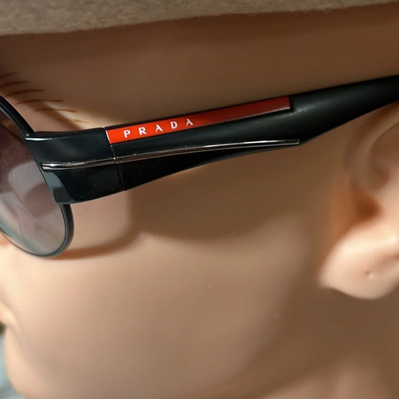 PRADA MENS/WOMENS AVIATOR SUNGLASSES WITH HARD CASE - Picture 5 of 16